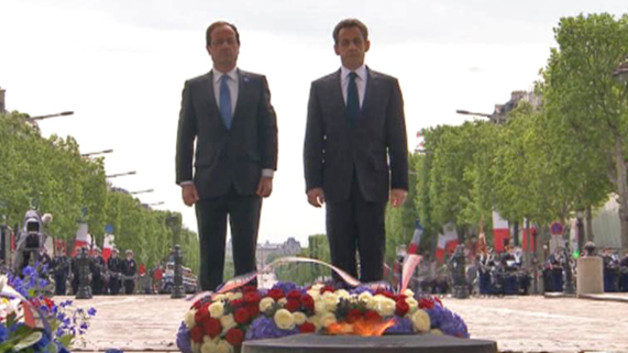 Francois-hollande-et-nicolas-sarkozy-le-8-mai-2012-10693627ktmmx_1861