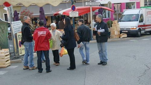 Tractage Marché Annonay - Présidentielle Avril 2012 - 1