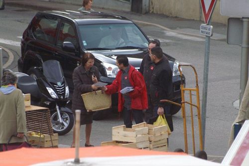 Tractage Marché Annonay - Présidentielle Avril 2012 - 3