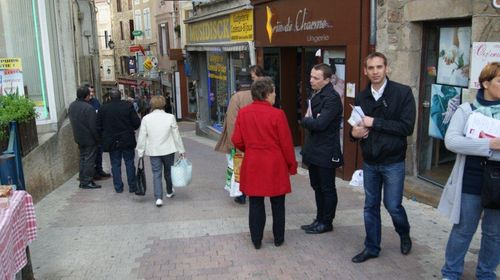 Tractage Marché Annonay - Présidentielle Avril 2012 - 4